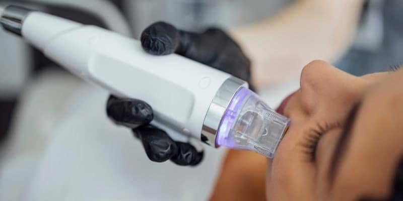 Micro-needle RF-lifting or Laser Resurfacing: what to choose in Summer